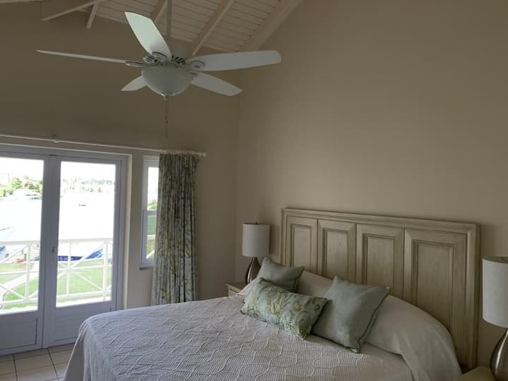 Bay View #7 Is A 2-bed, 3.5-bath Waterfront Townhouse In A Gated Community. 2 Bedroom Townhouse by RedAwning