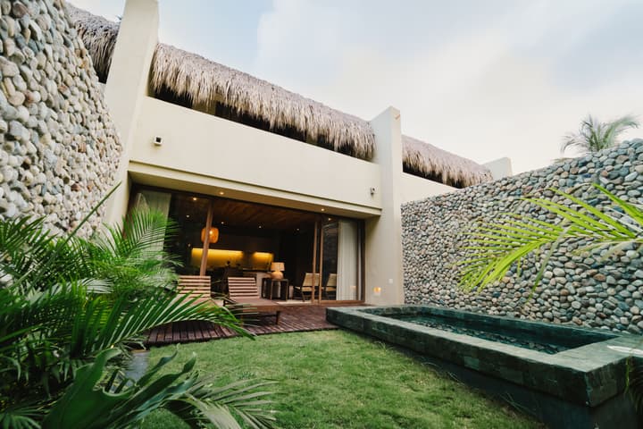 Naio Hotel y Villas