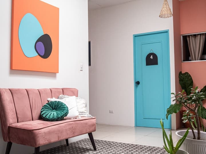Lolas Hostal