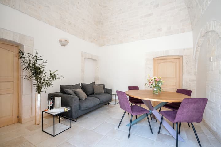 TRULLI CONTENTO ROOMS E APARTMENTS