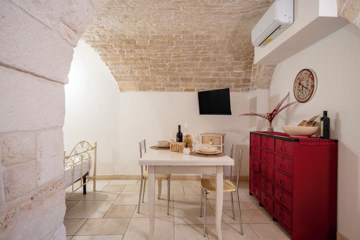 TRULLI CONTENTO ROOMS E APARTMENTS