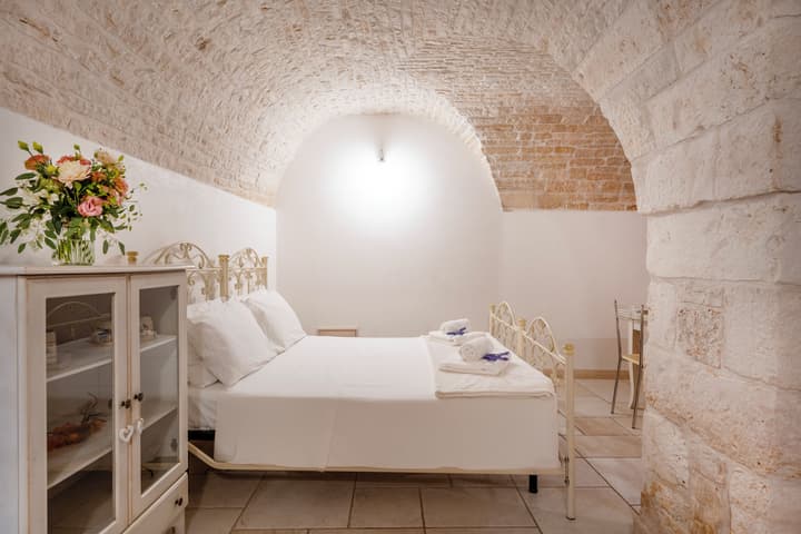 TRULLI CONTENTO ROOMS E APARTMENTS