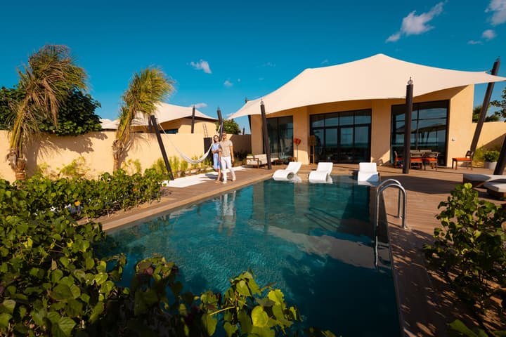 Bab Al Nojoum Hudayriyat Villas