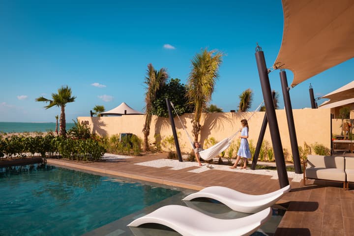 Bab Al Nojoum Hudayriyat Villas