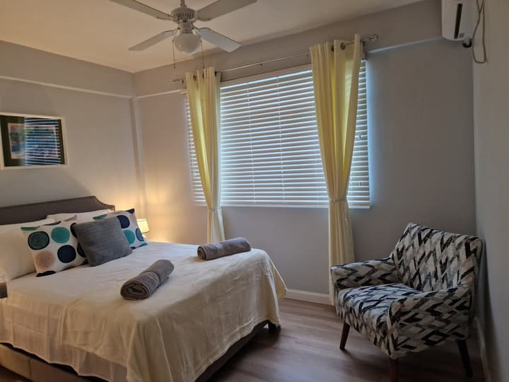 2 Bed parking gated modern