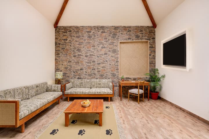 Lemon Tree Wildlife Resort Kanha