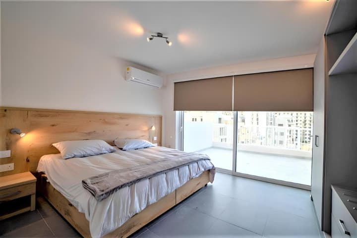 Elise Apartments