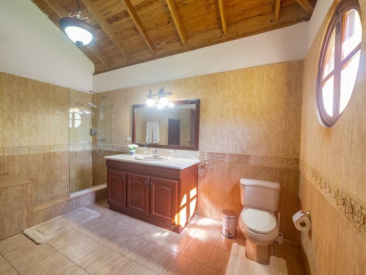 Casati Pearl House, Big House With Private Pool!