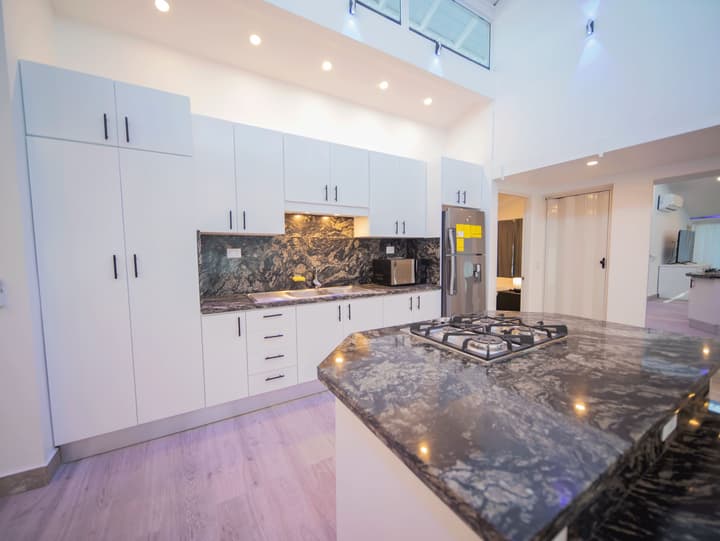 3BR Luxury Penthouse, 300m From Beach!