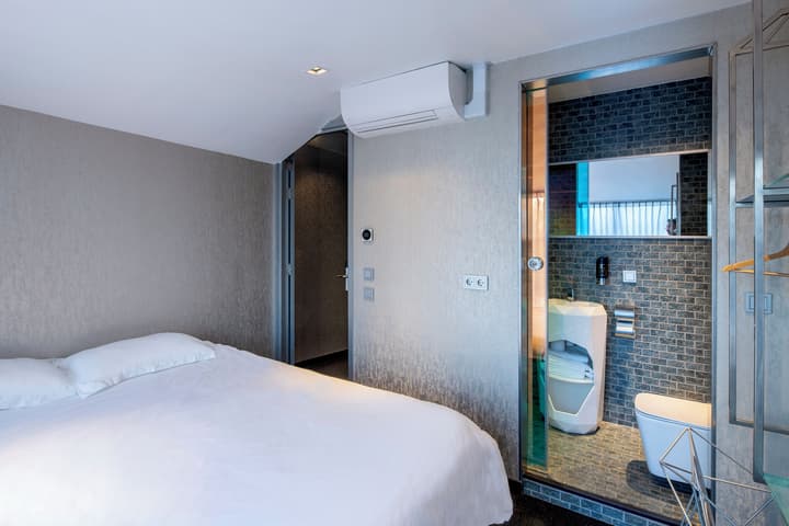 Diamond Capsule Hotel Amsterdam South