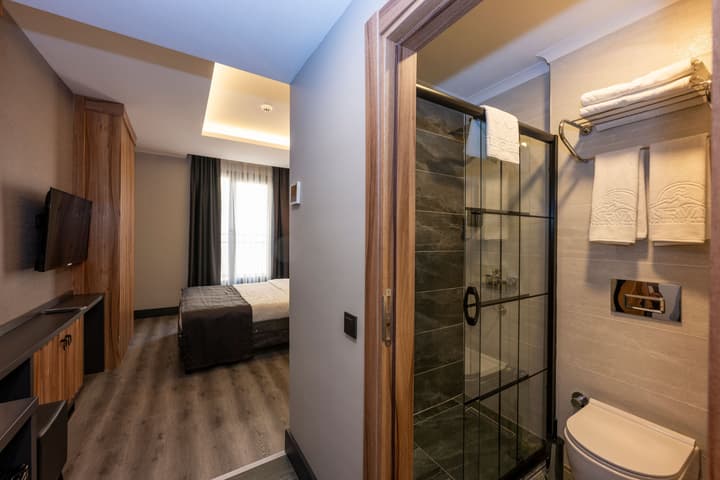 The Nirvanas Hotel