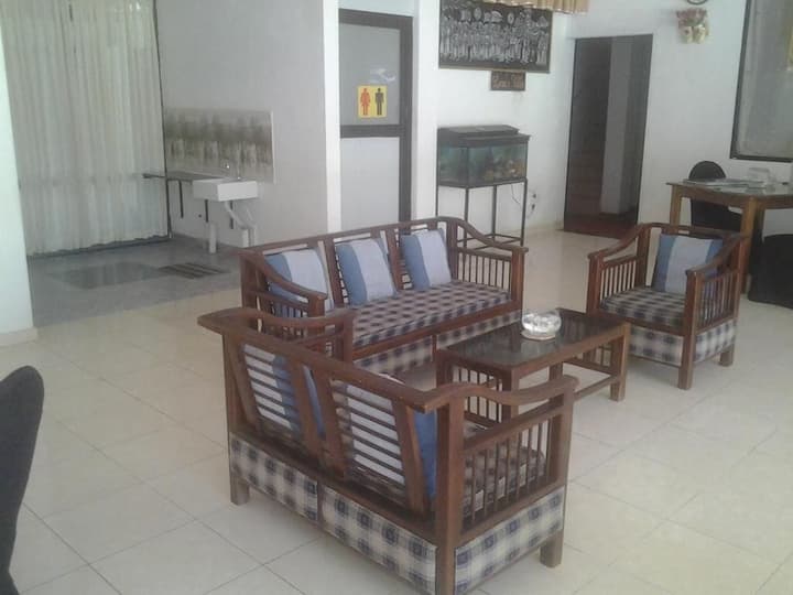 Larn's villa.