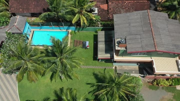 Larn's villa.