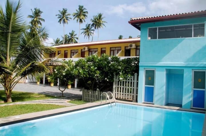 Larn's villa.