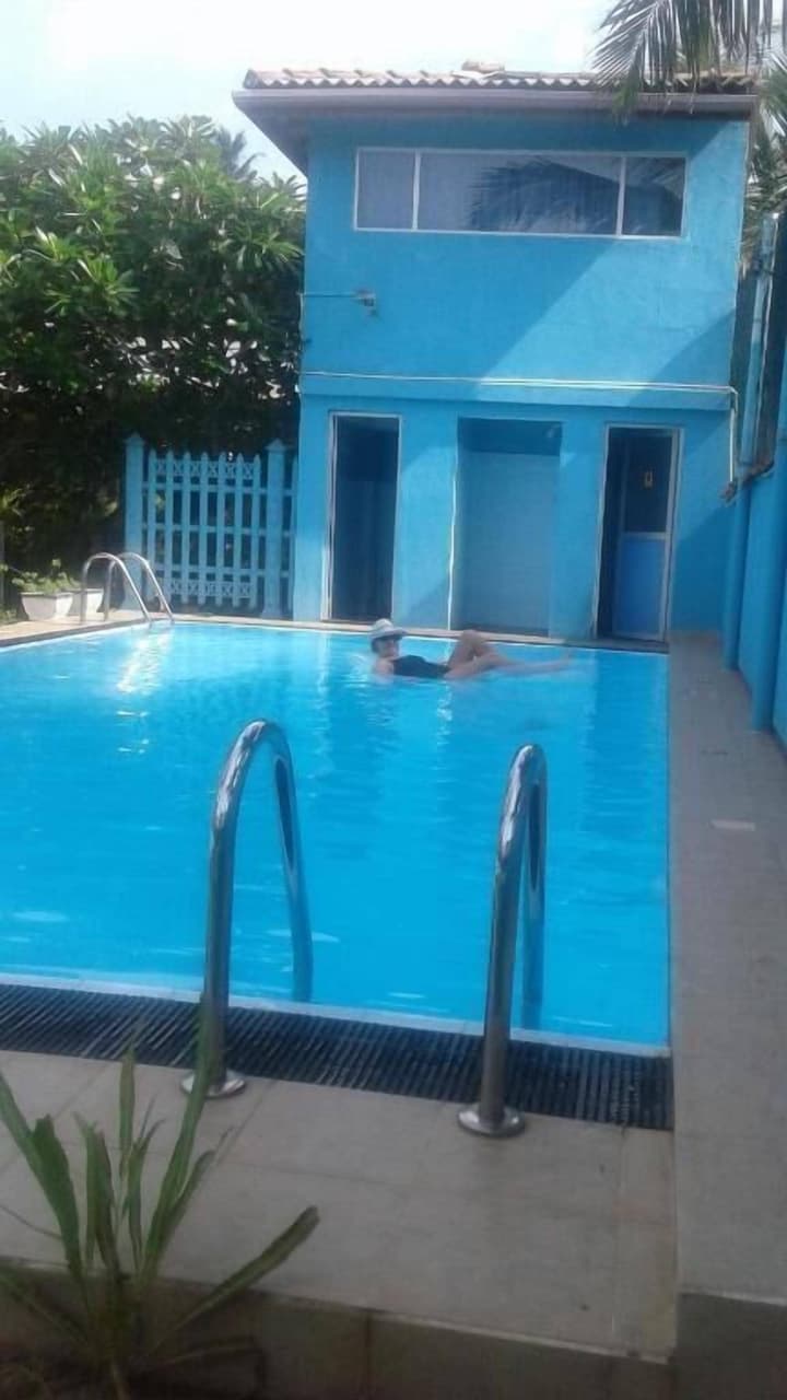 Larn's villa.