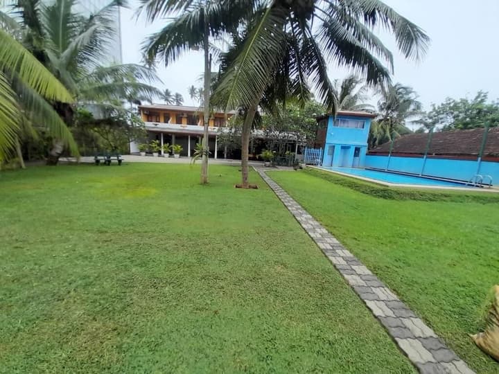 Larn's villa.