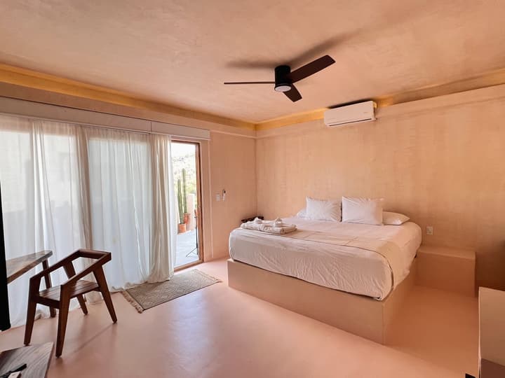 Xeno Hotel Boutique