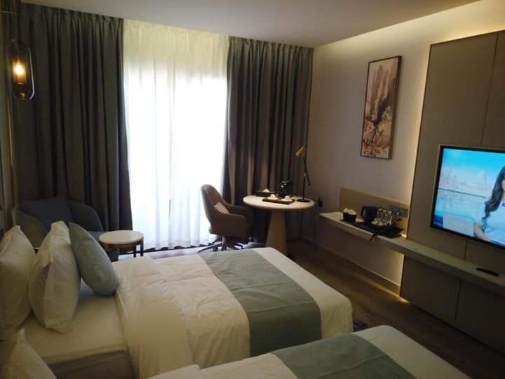 H Luxury Hotel