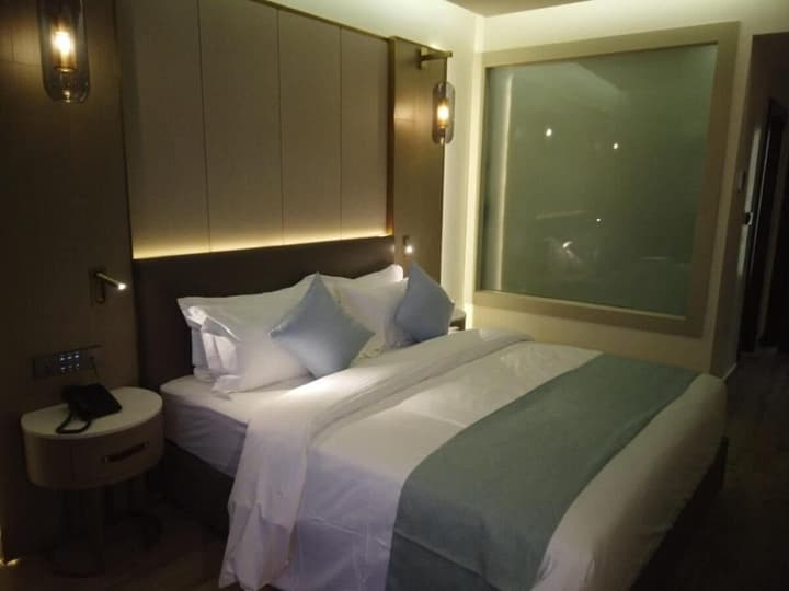 H Luxury Hotel