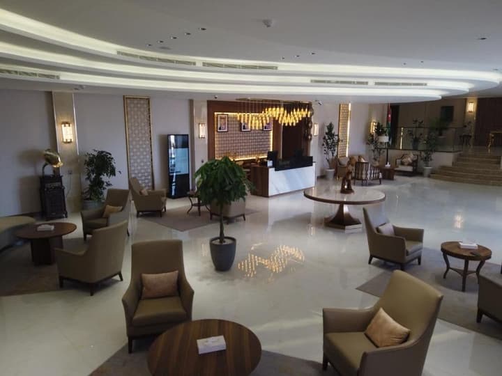 H Luxury Hotel