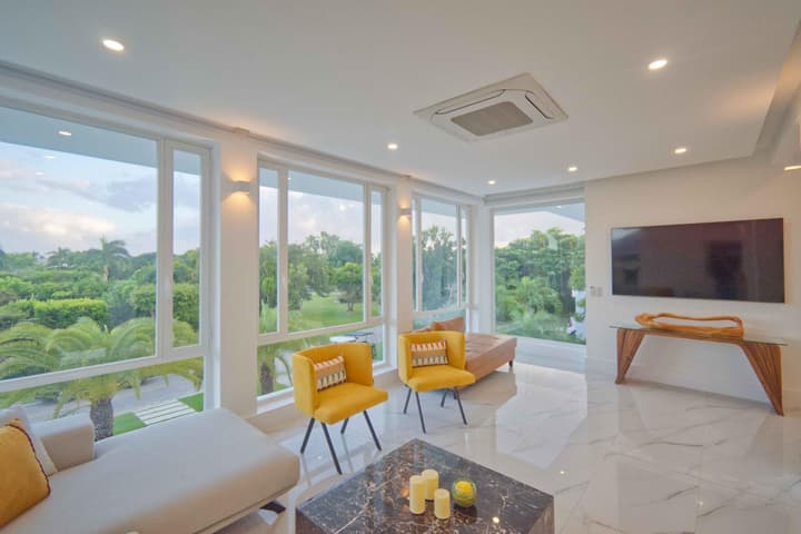 Luxury 6bdr Villa at Tortuga Bay Near Beach Golf