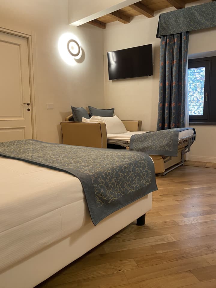 Ca' Uberti Palace Hotel , Mantegna Hotels
