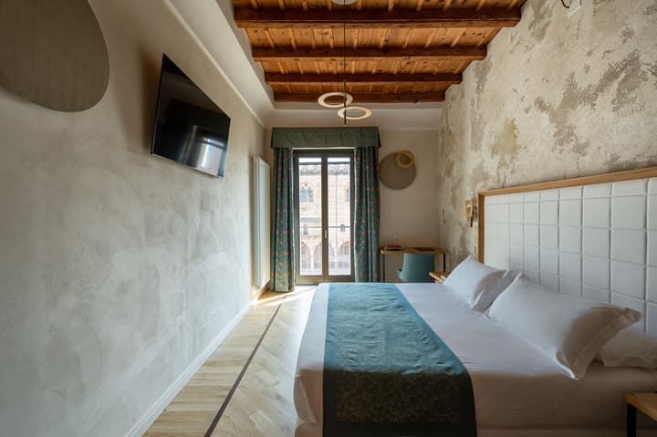 Ca' Uberti Palace Hotel , Mantegna Hotels