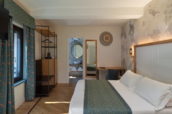 Ca' Uberti Palace Hotel , Mantegna Hotels