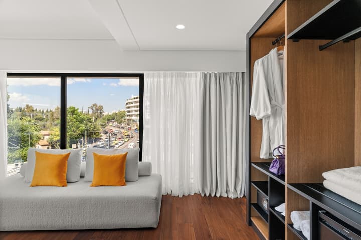 The Athenaeum Luxury Hotel