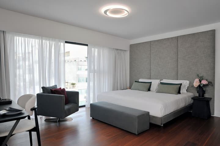 The Athenaeum Luxury Hotel