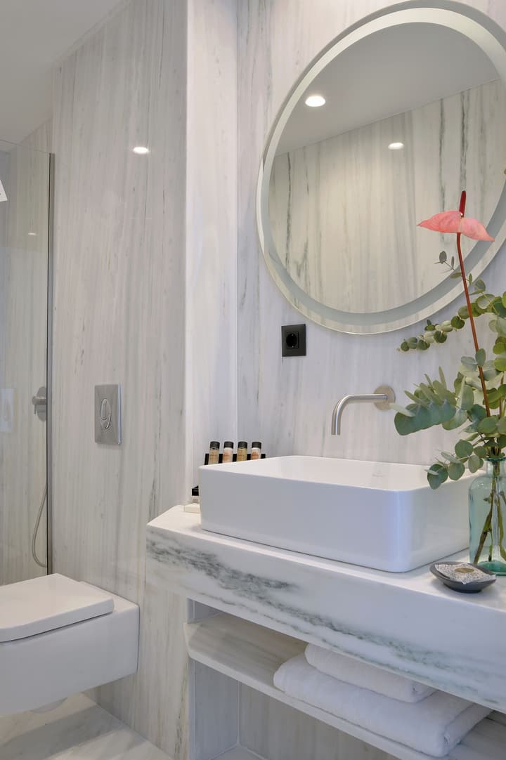 The Athenaeum Luxury Hotel