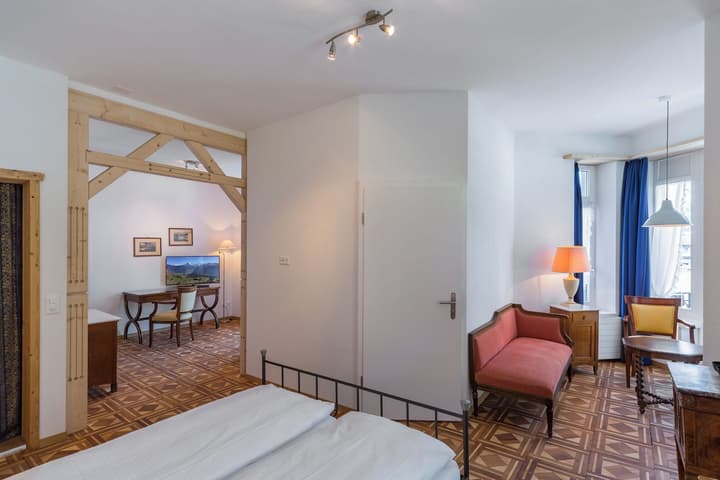 Carlton-Europe Vintage Adults Hotel
