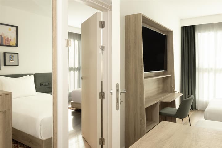 Hampton By Hilton Malaga Martiricos