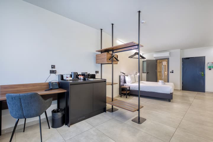 Onyx Hotel