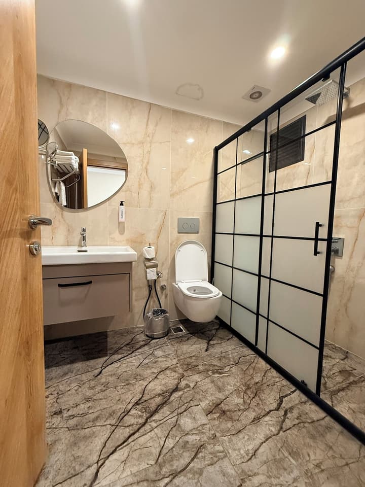 Rena Grand Residence & Suite