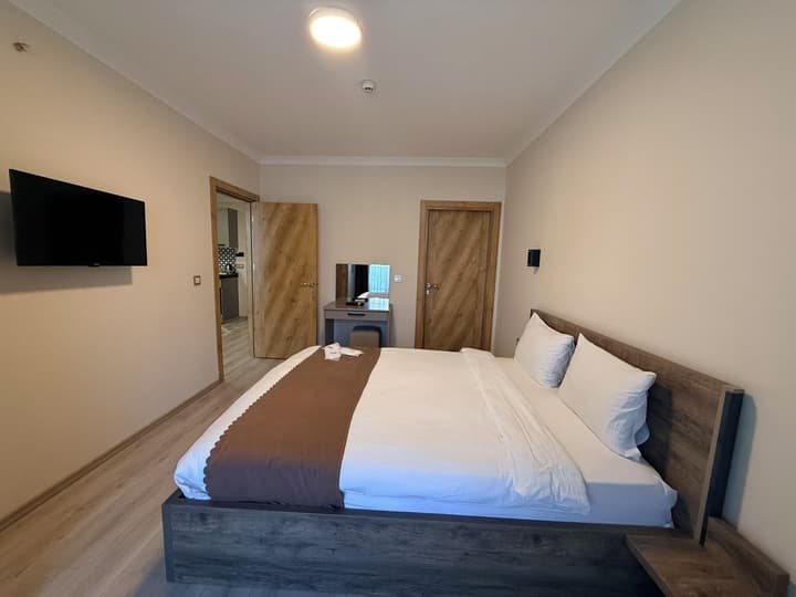 Rena Grand Residence & Suite