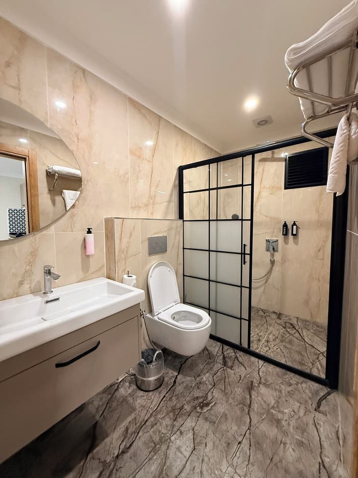 Rena Grand Residence & Suite