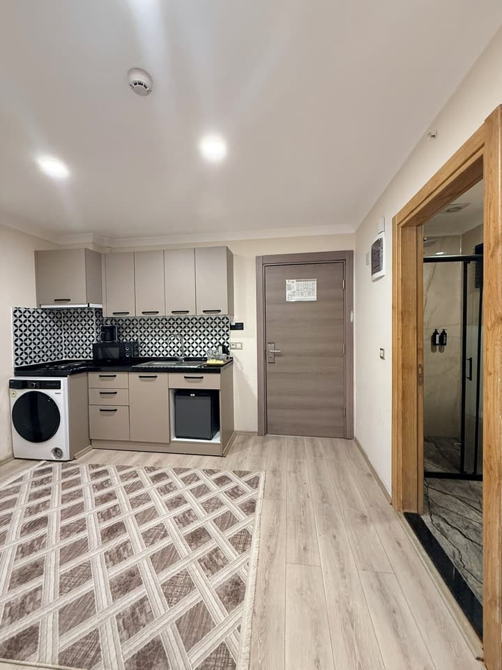 Rena Grand Residence & Suite