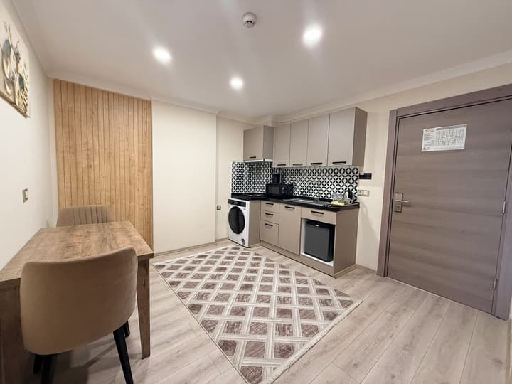 Rena Grand Residence & Suite