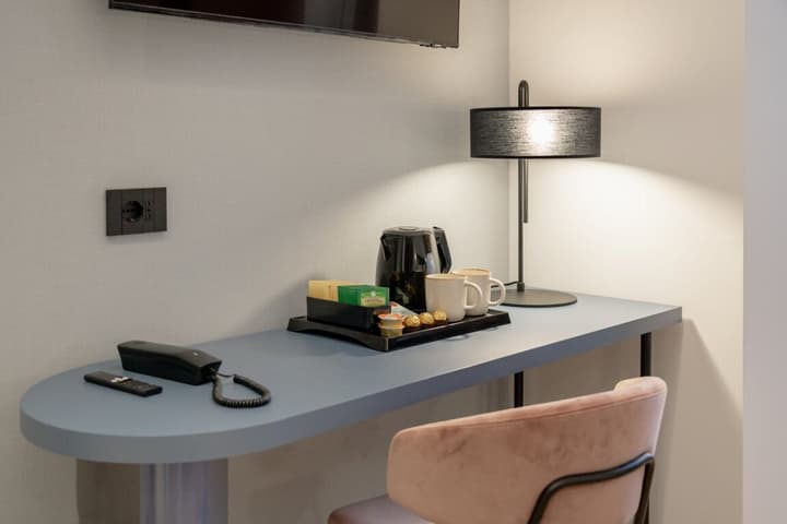 BISCARDI HOTEL