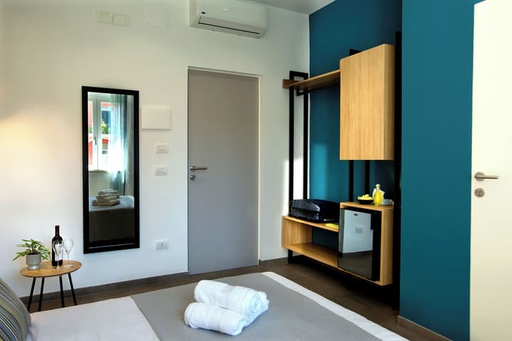 MARE FUORI ROOMS