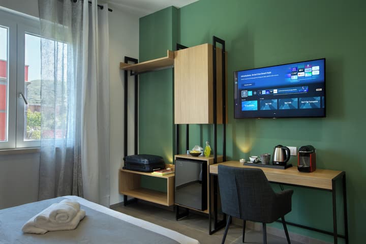 MARE FUORI ROOMS