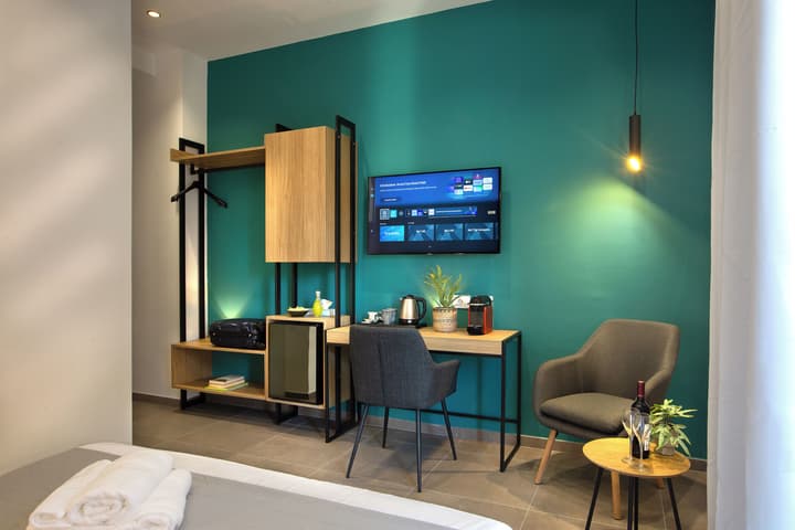 MARE FUORI ROOMS