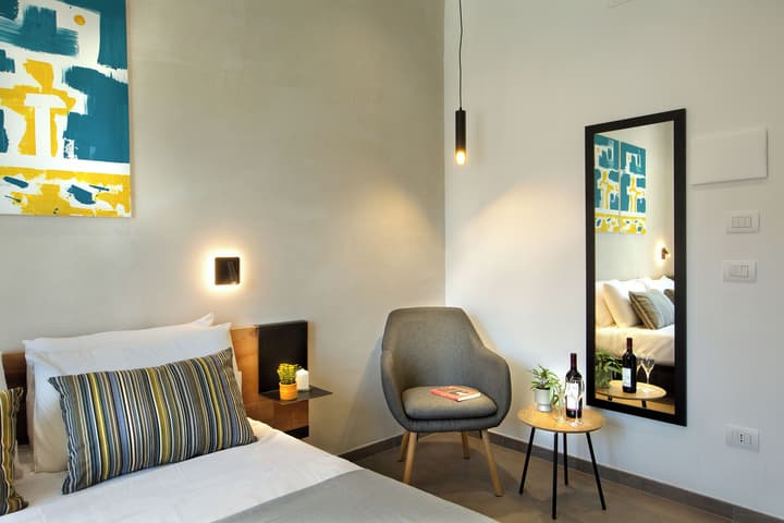 MARE FUORI ROOMS