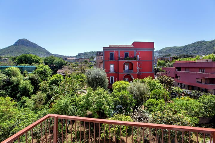 MARE FUORI ROOMS
