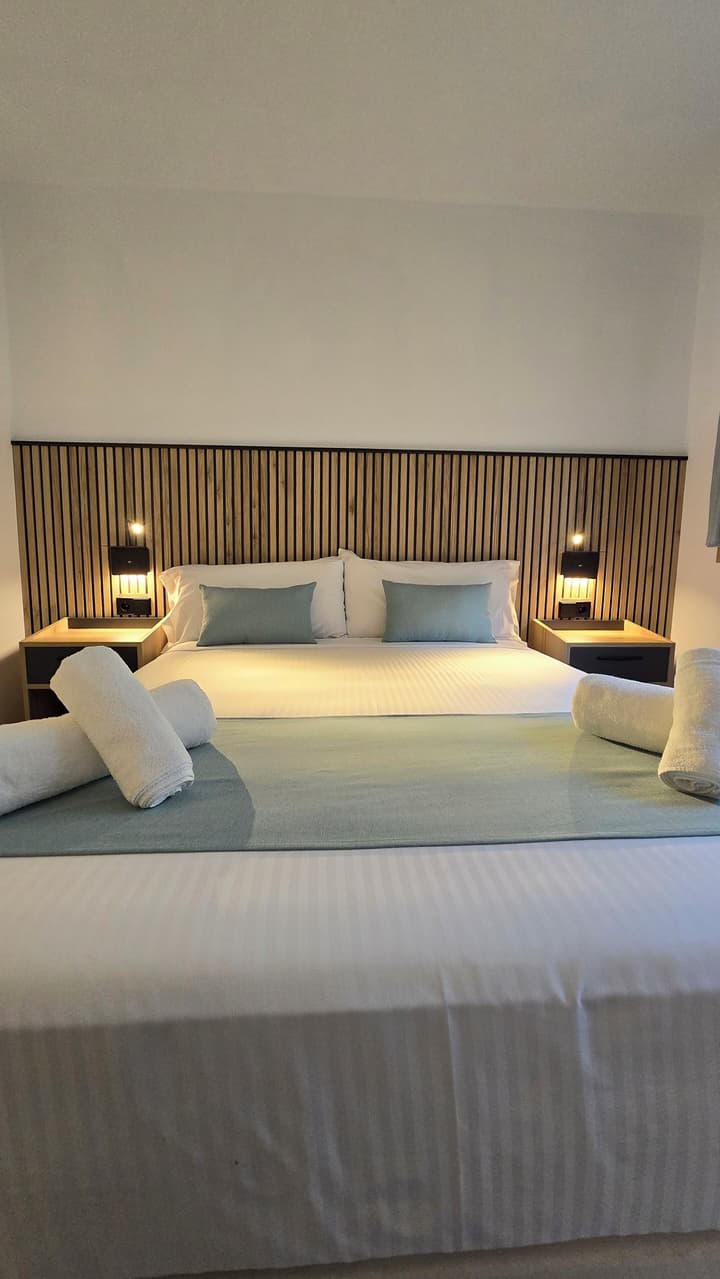 Hostal Rambla 24 by Holihome