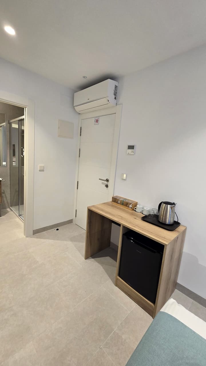 Hostal Rambla 24 by Holihome