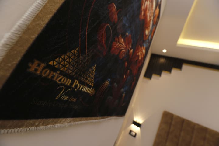 Horizon Pyramids view inn
