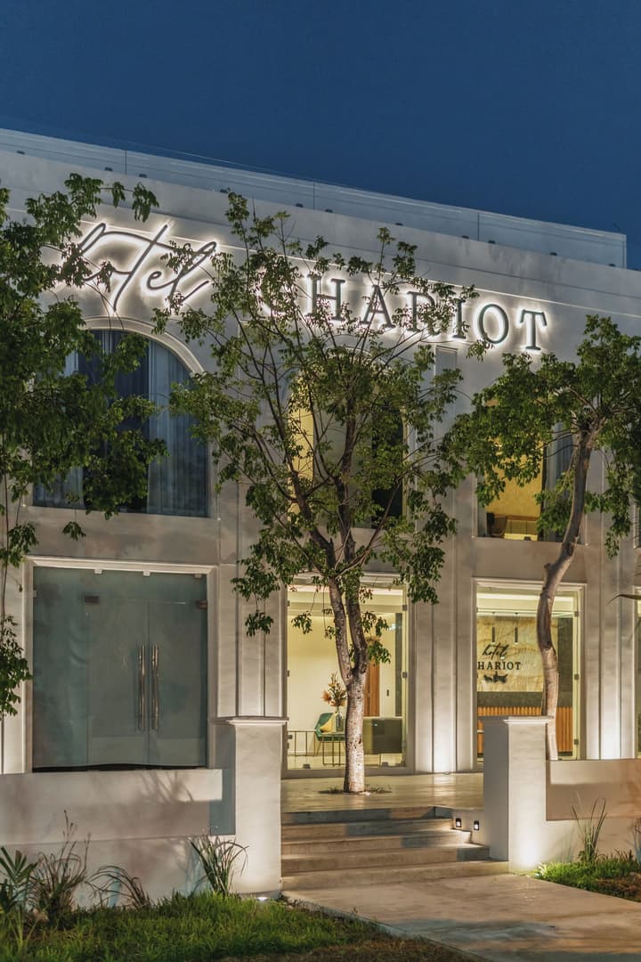Hotel Chariot