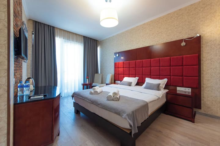 Kraveli Hotel